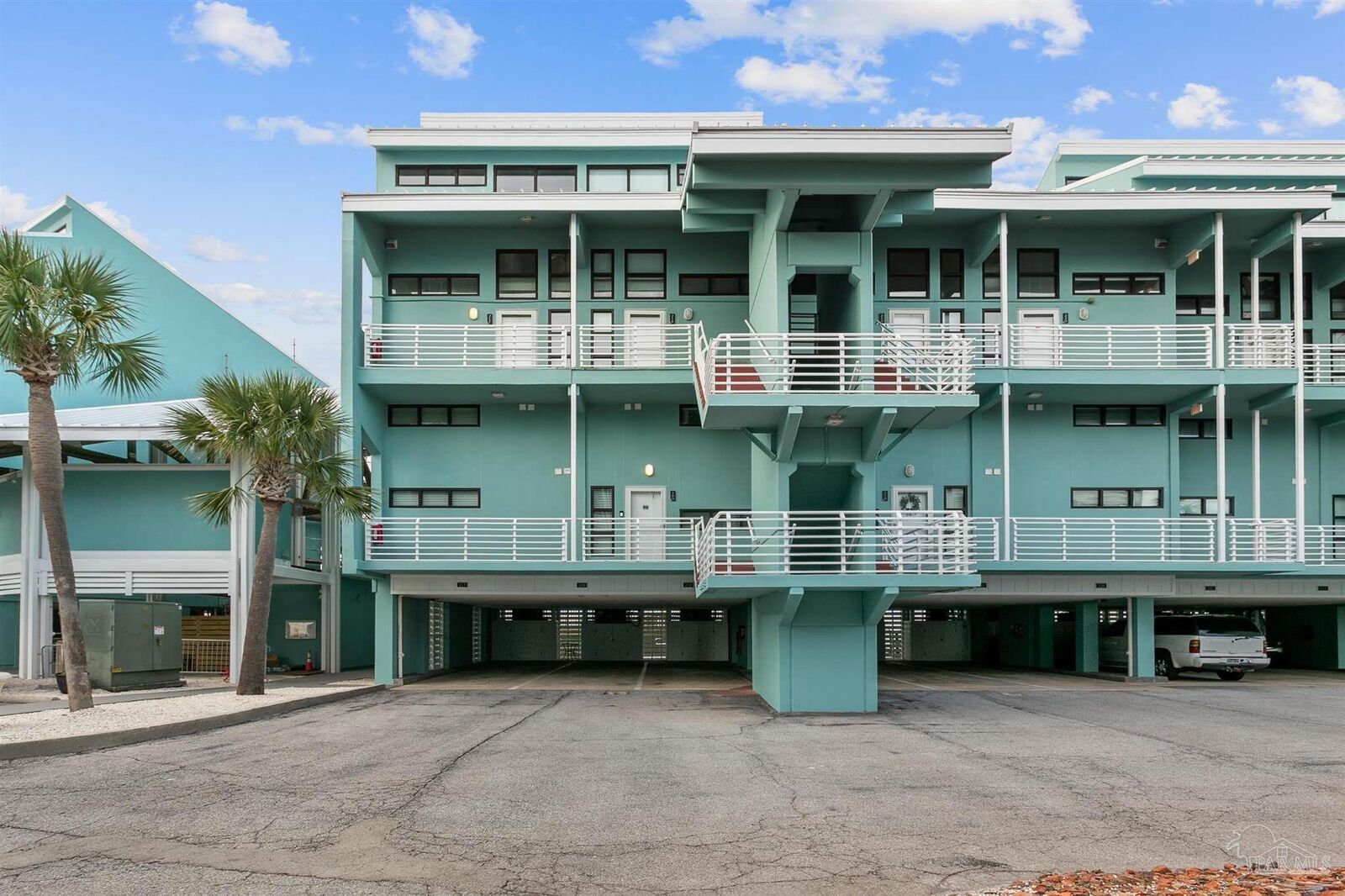 Property Photo: 1390 Ft Pickens Rd 109 FL 32561