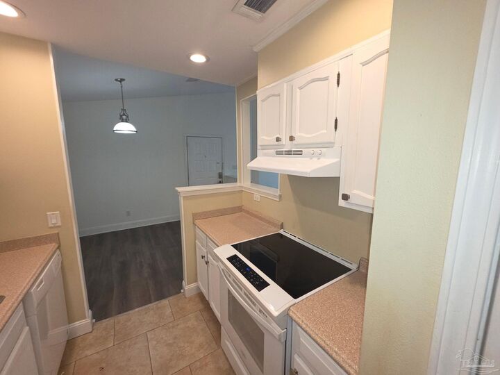 Property Photo:  2201 Scenic Hwy H5  FL 32503 