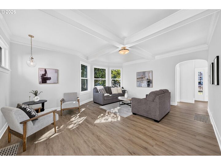 Property Photo: 8413 NE Hassalo St OR 97220