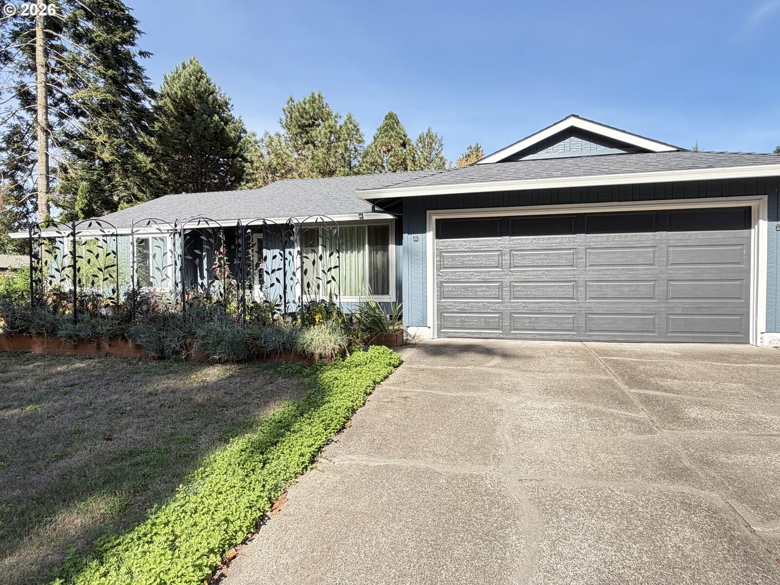 Property Photo: 2509 NE Grant St OR 97124