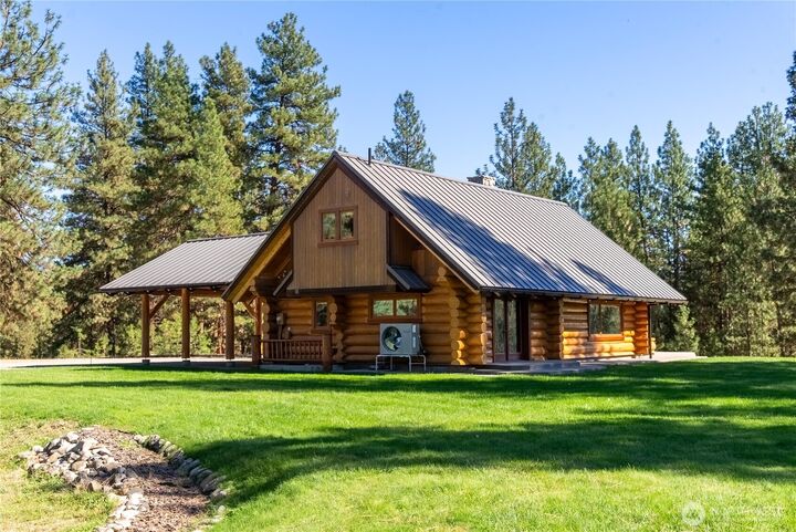 Property Photo: 60 Lobos Run Road WA 98862