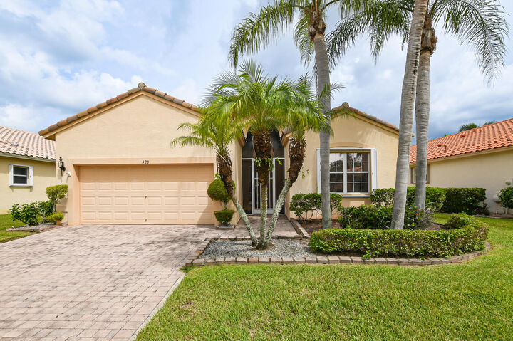 Property Photo:  320 NW Millpond Lane  FL 34986 