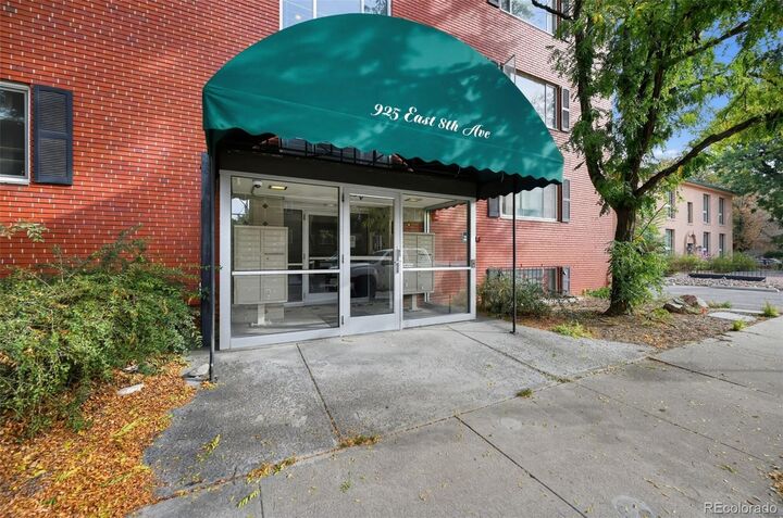 Property Photo:  925 E 8th Avenue 20  CO 80218 