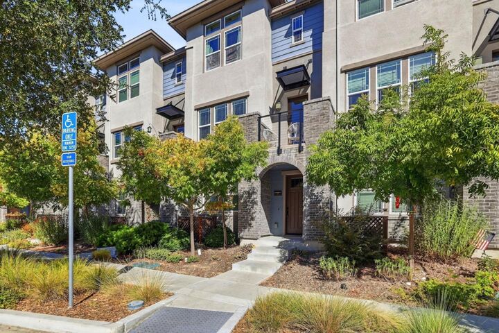 Property Photo:  561 San Pasqual Terrace 4  CA 94085 