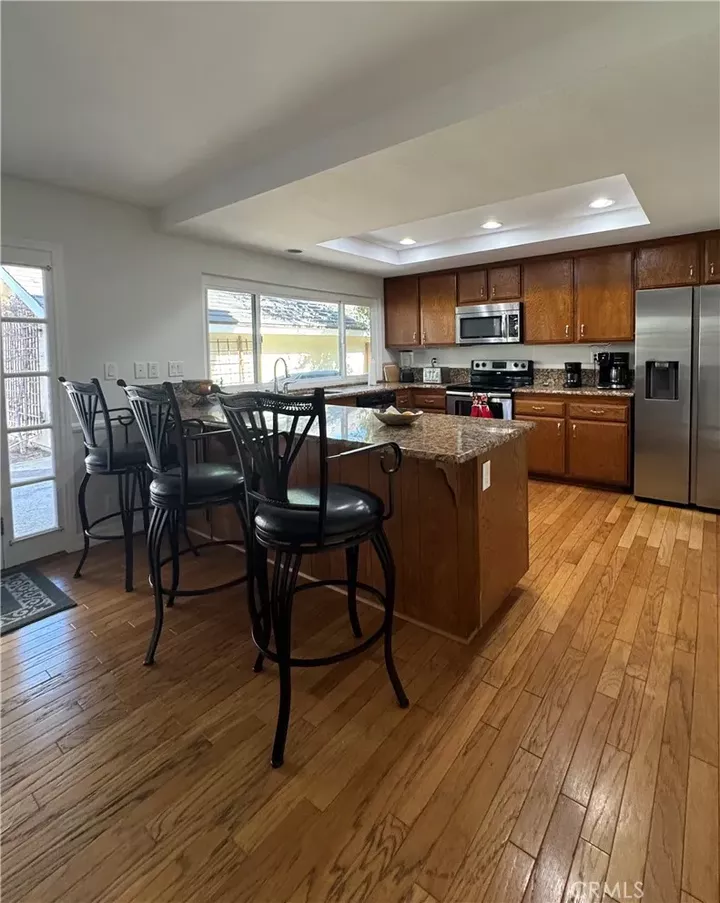 Property Photo:  126 E Yale Loop 14  CA 92604 