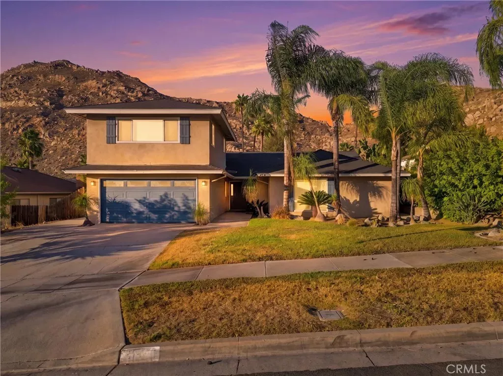 Property Photo: 415 Glenhill CA 92507