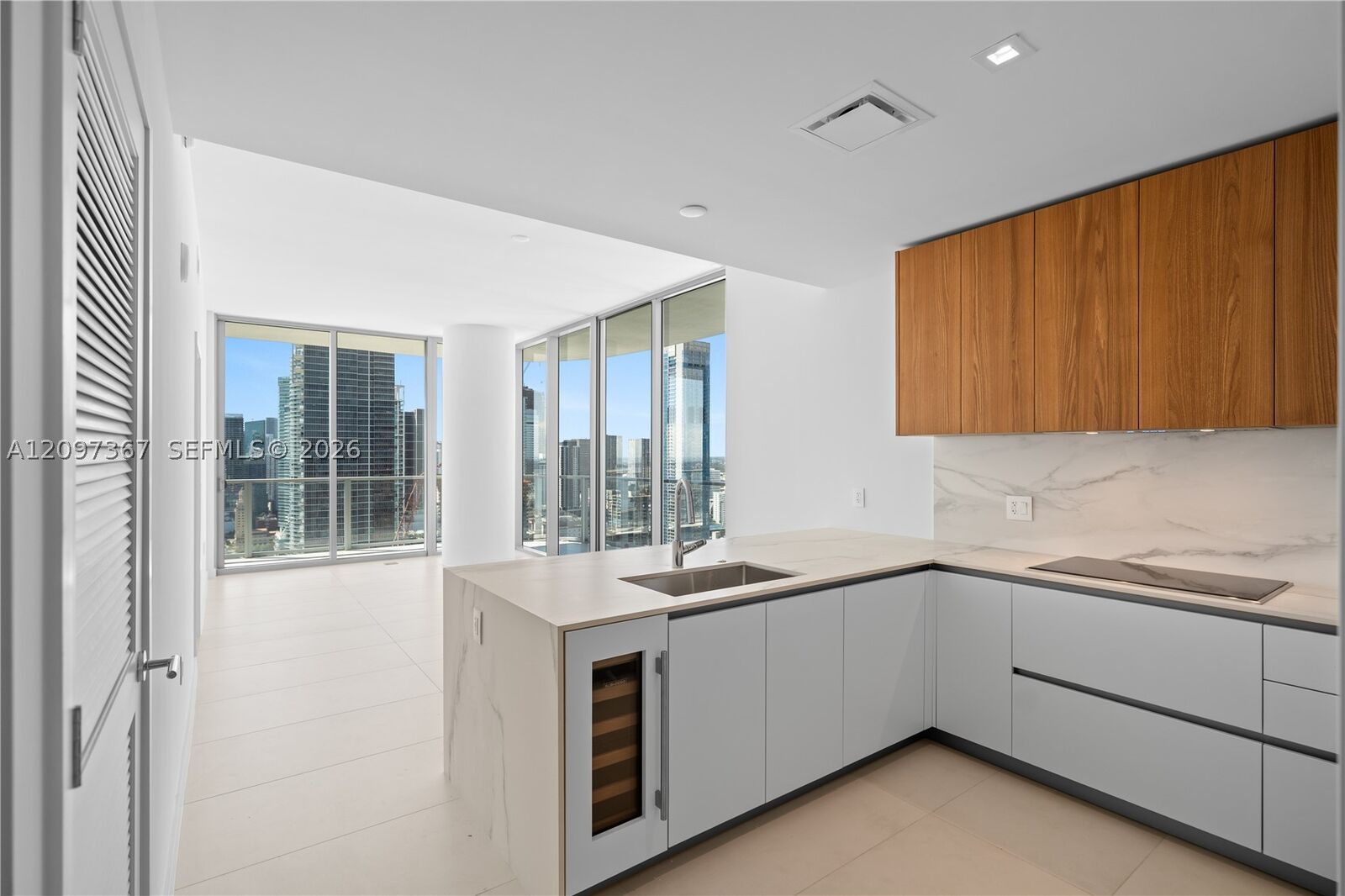 Property Photo:  1400 Biscayne Blvd 3602  FL 33132 