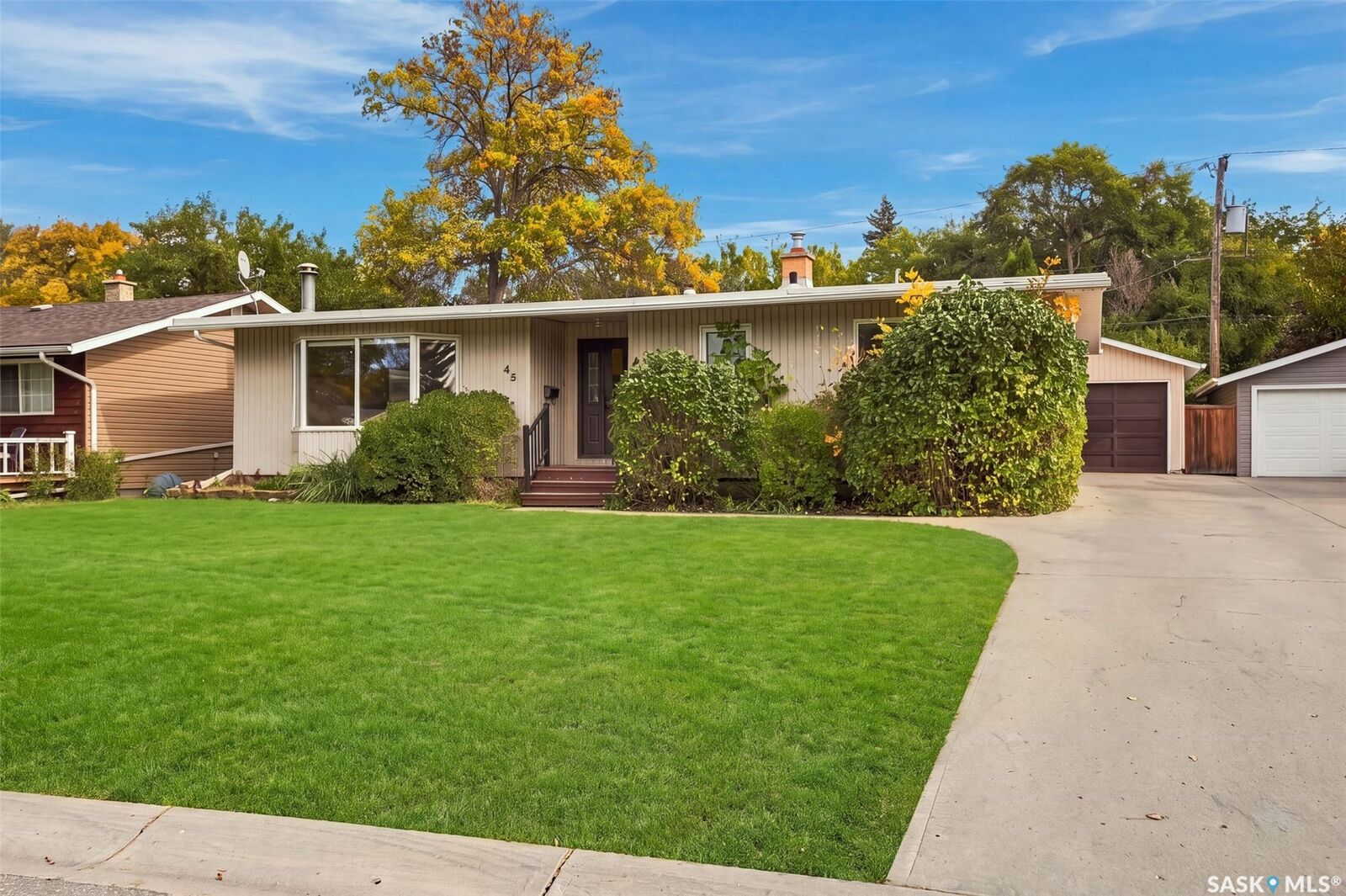 Property Photo:  45 Cardinal Crescent  SK S4S 4Y6 