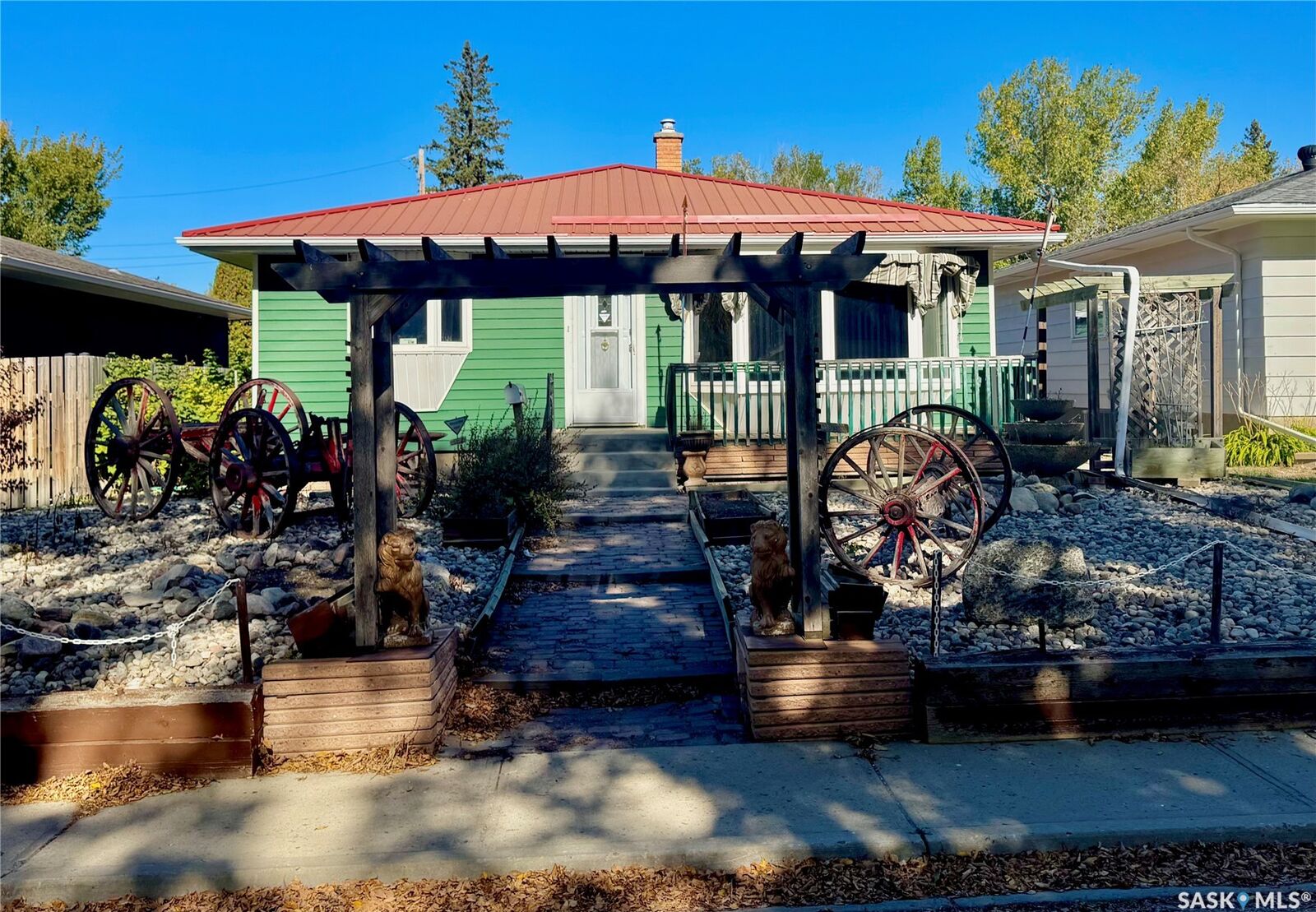Property Photo:  3726 Normandy Avenue  SK S4S 0X9 