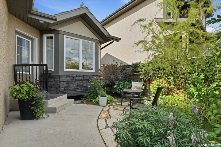 Property Photo:  114 Senick Crescent  SK S7T 0P1 