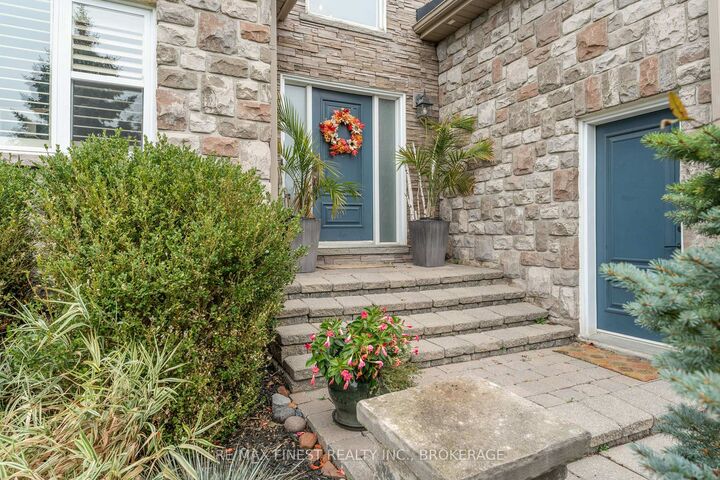 Property Photo:  141 Benjamin Court  ON K7N 2A2 