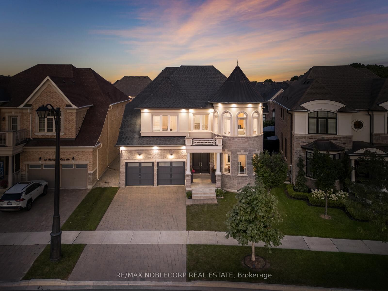 Property Photo:  91 Woodgate Pines Drive  ON L4H 4A4 