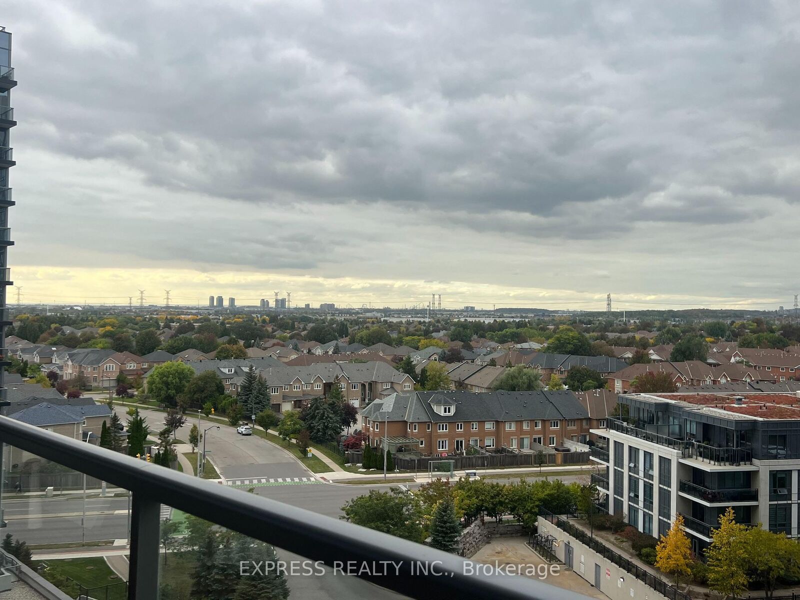 Property Photo:  20 Gatineau Drive 801  ON L4J 9G7 