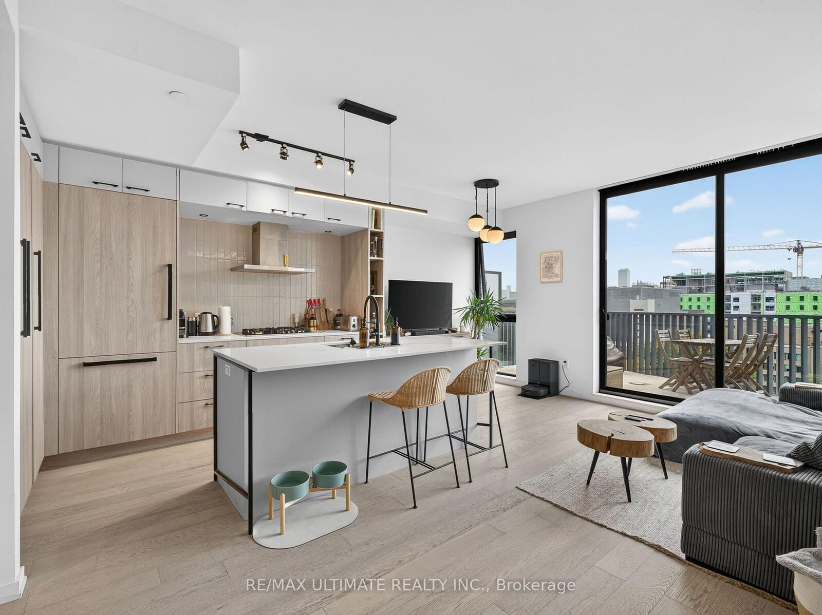 Property Photo:  41 Dovercourt Road 903  ON M6J 3C2 