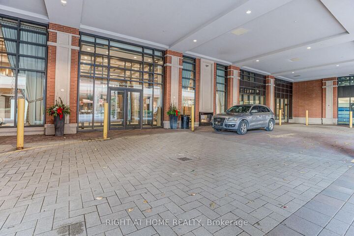 Property Photo:  3091 Dufferin Street 905  ON M6A 0C4 