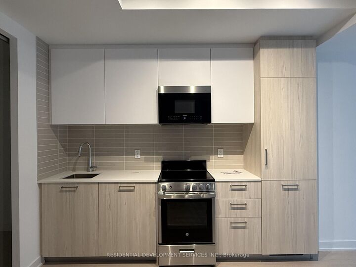 Property Photo:  65 Mutual Street 404  ON M5B 0E5 