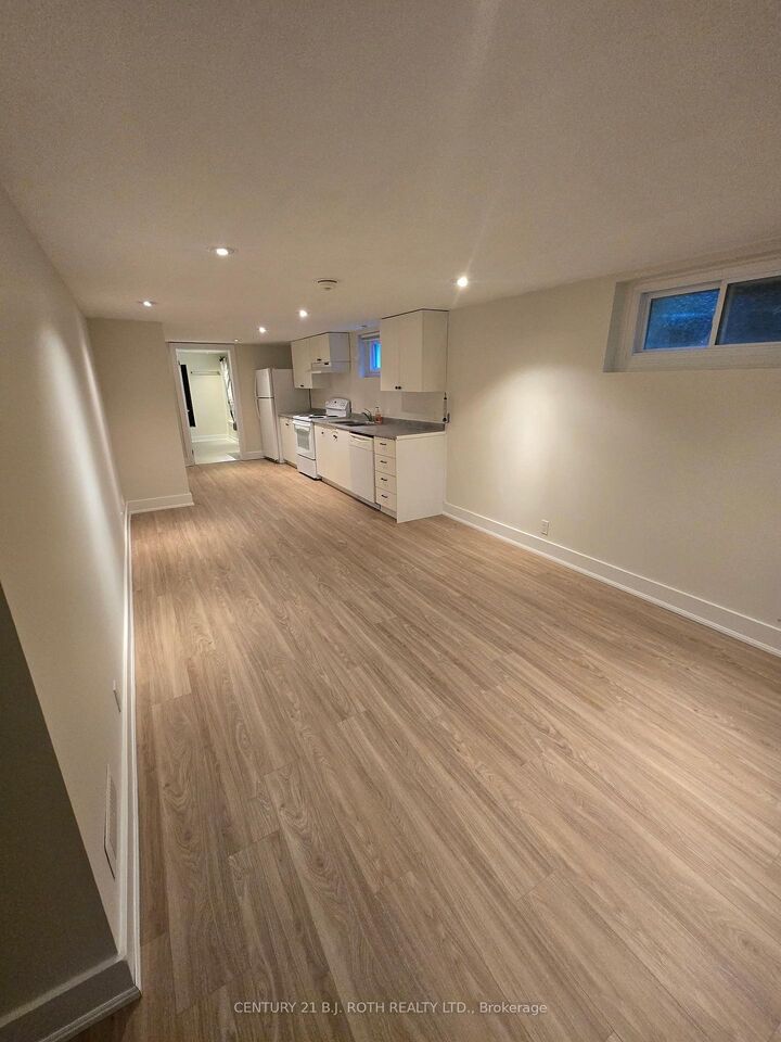 Property Photo:  50 Elmer Avenue B  ON L3V 2S7 