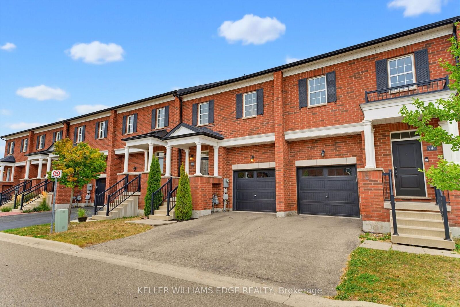 Property Photo:  739 Banks Crescent  ON L9T 9A4 
