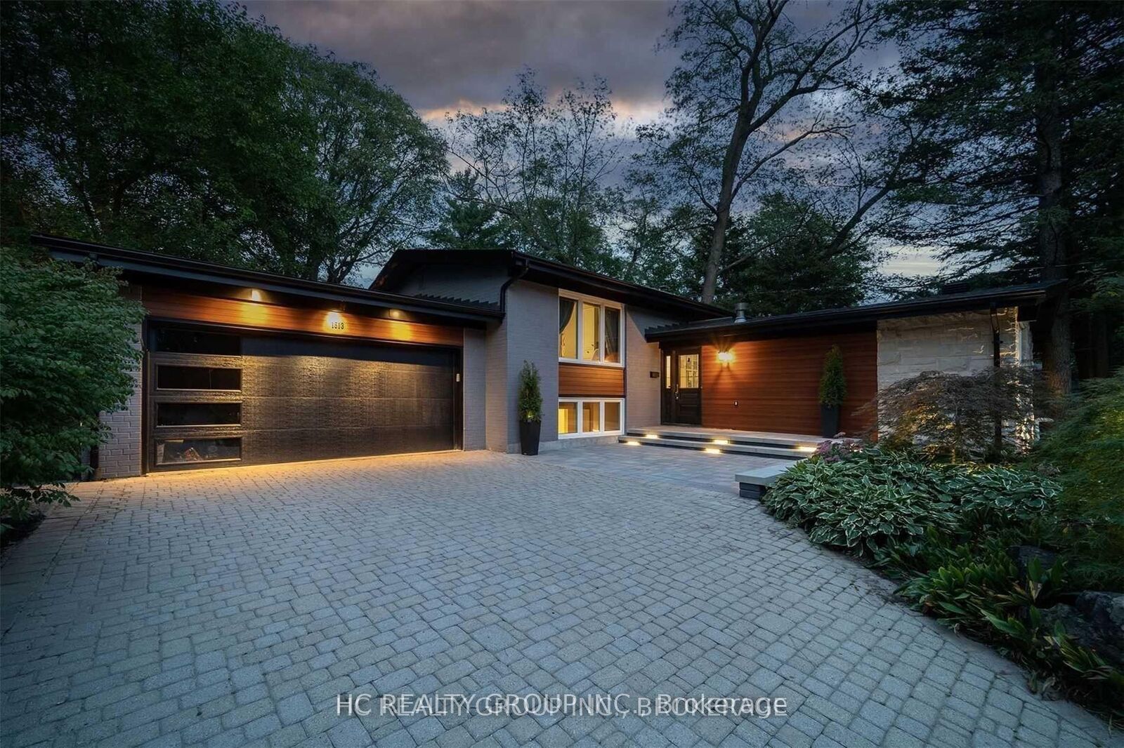 Property Photo:  1513 Merrow Road  ON L5J 3C4 