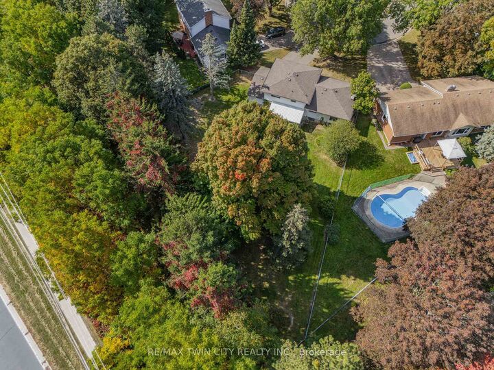 Photo de la propriété:  13 Southwick Place  ON N2K 1V4 