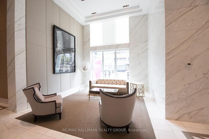 Property Photo:  111 Champagne Avenue 1805  ON K1S 5V3 