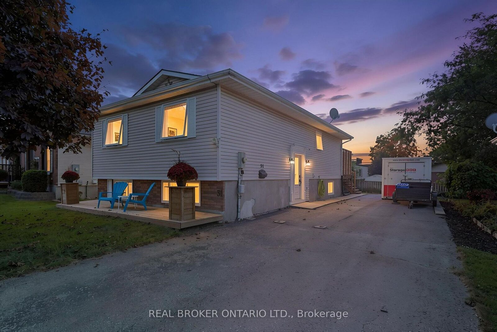 Property Photo:  31 Beckett Boulevard  ON N4G 5N2 