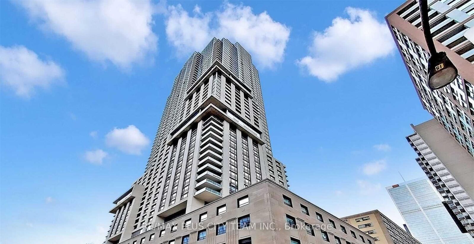 Photo de la propriété:  88 Scott Street 5105  ON M5E 0A9 