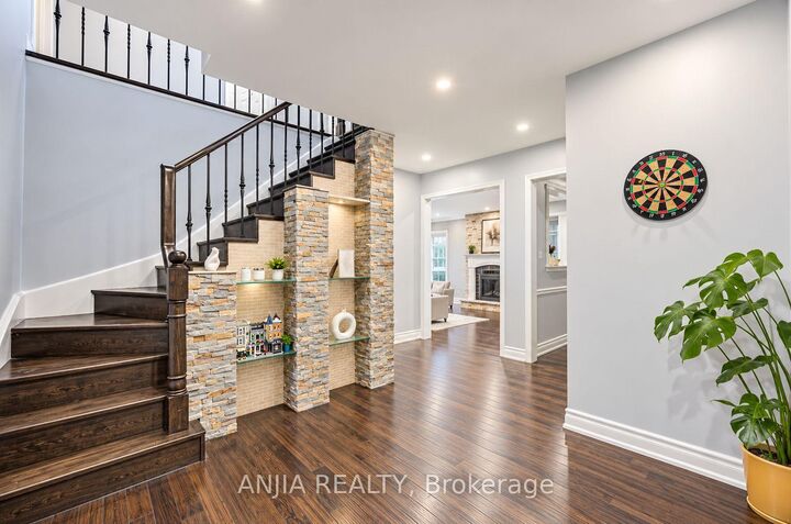 Property Photo:  58 Summerfeldt Crescent  ON L3R 2B2 