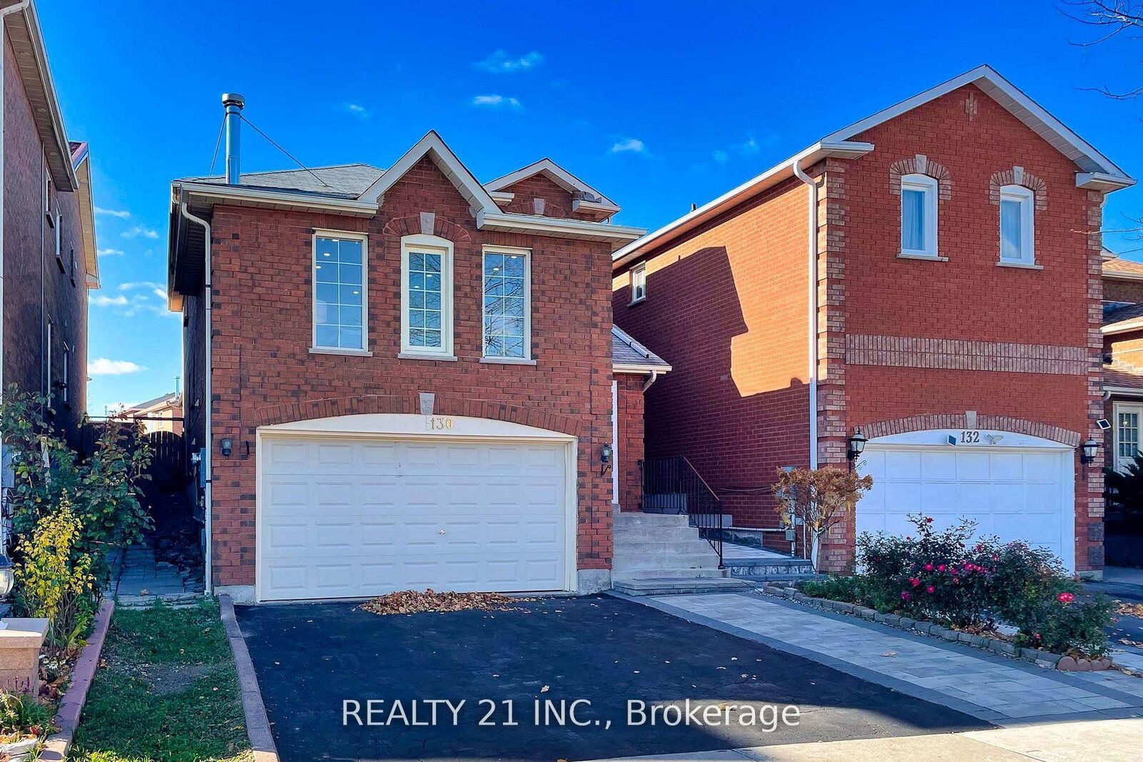 Property Photo:  130 Morningview Trail  ON M1B 5L2 