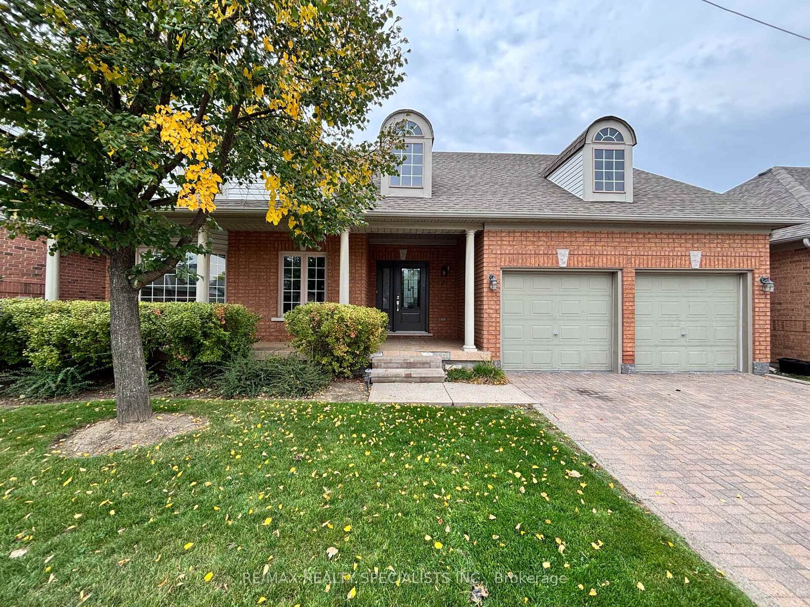 Property Photo:  8 Yorkwood Trail  ON L6R 3J3 