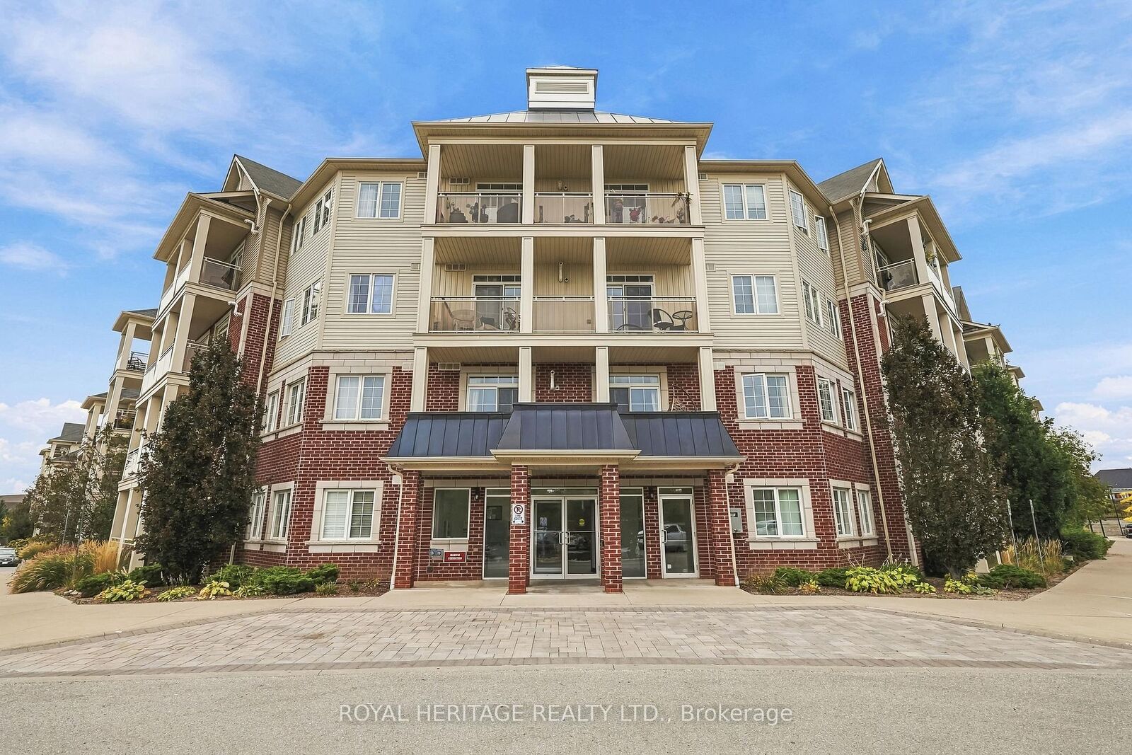 Property Photo: 80 Aspen Springs Drive 320 ON L1C 0V4
