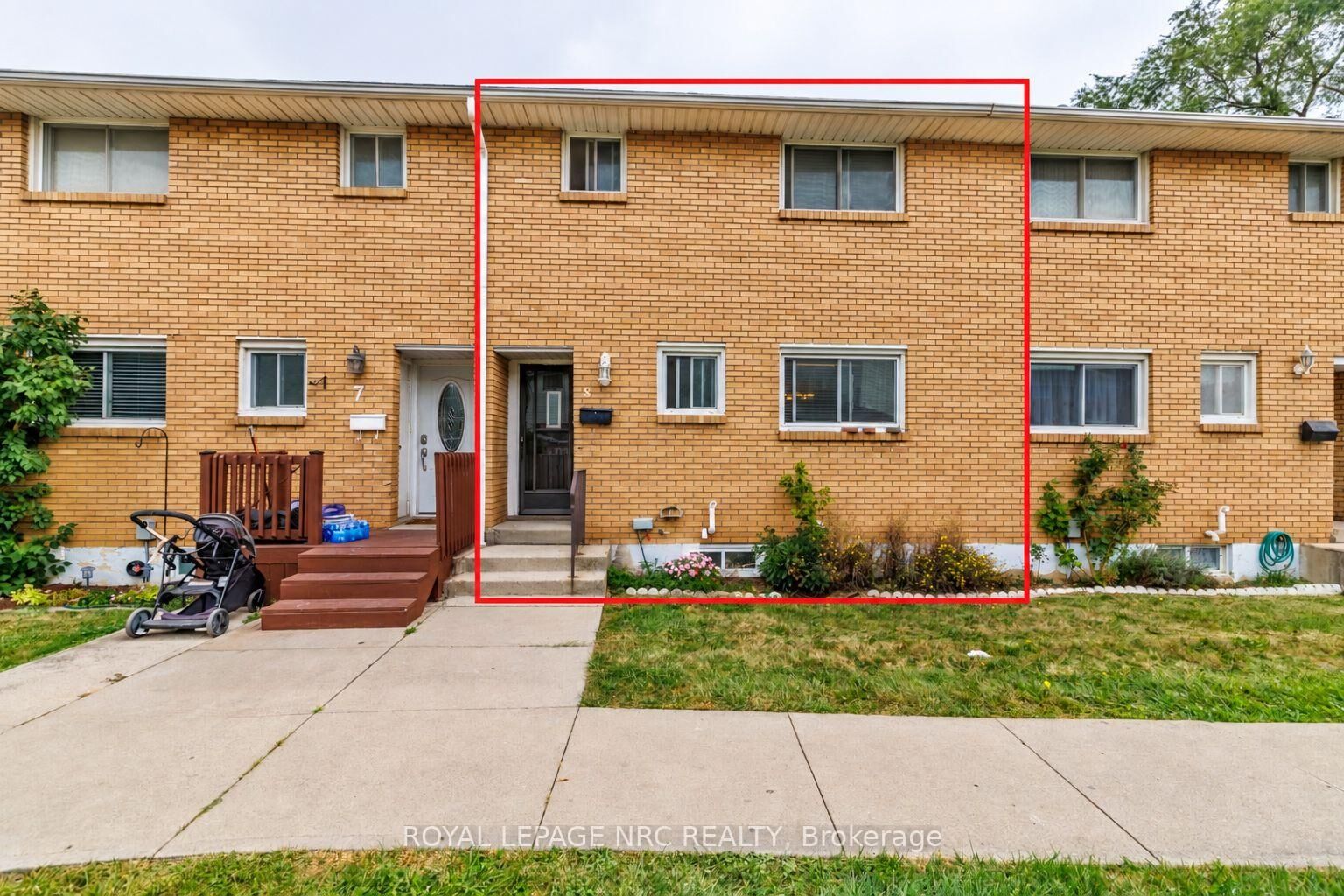 Photo de la propriété:  161 Berkindale Drive 8  ON L8E 1M6 