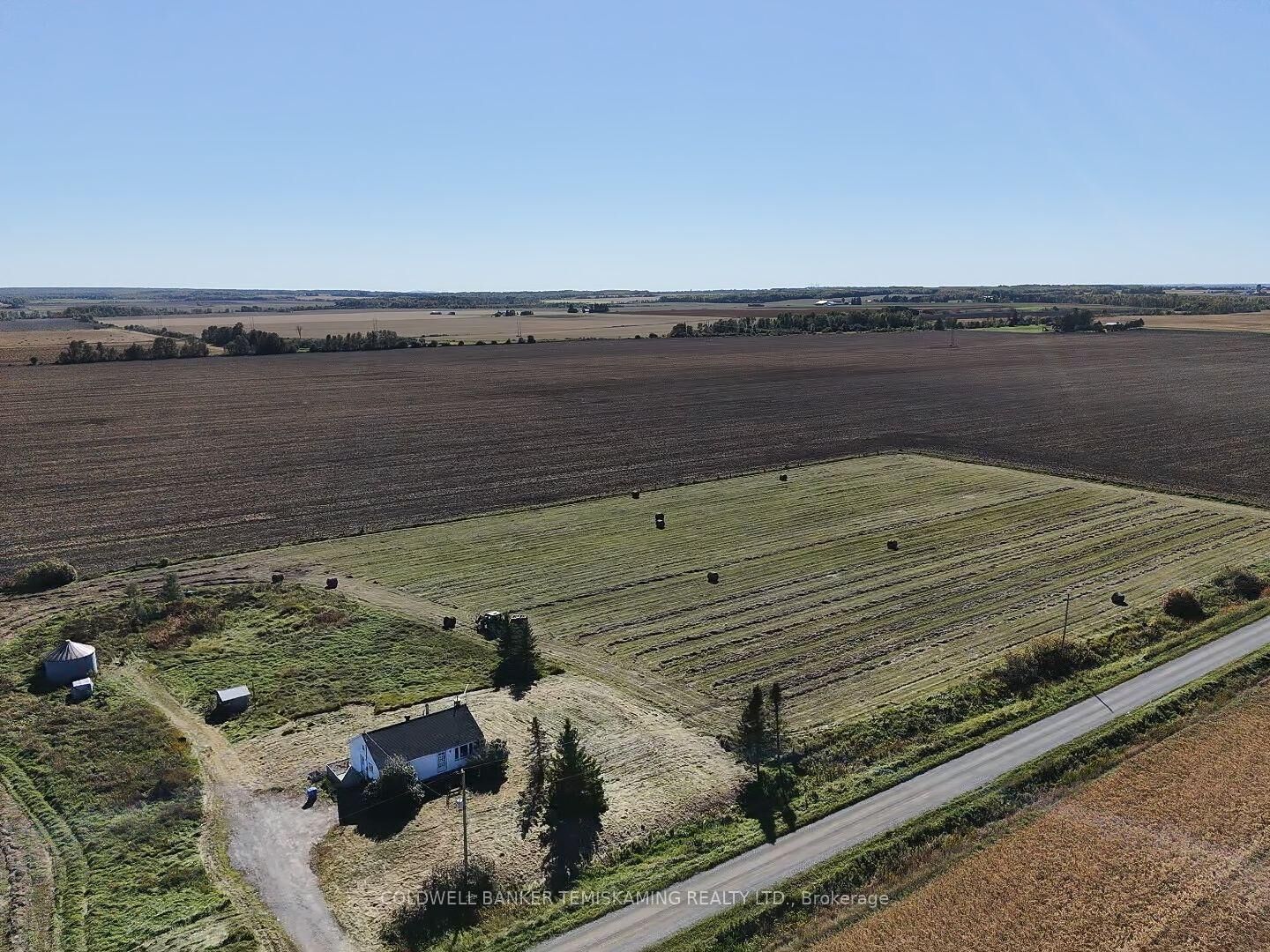 Property Photo:  225062 Denomme Road  ON P0J 1H0 