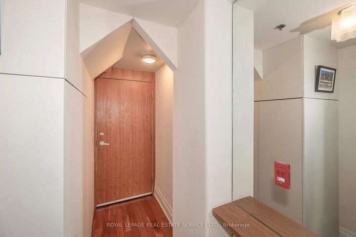 Property Photo:  384 Sunnyside Avenue 308  ON M6R 2S1 