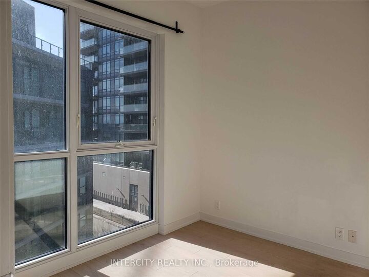 Property Photo:  10 Parklawn Road 622  ON M8V 0H9 