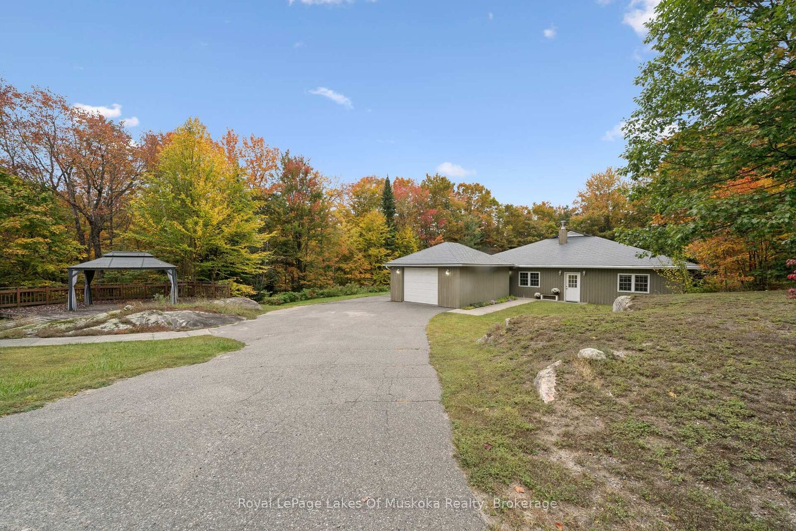 Property Photo:  1181 Lone Pine Drive  ON P1L 1X4 