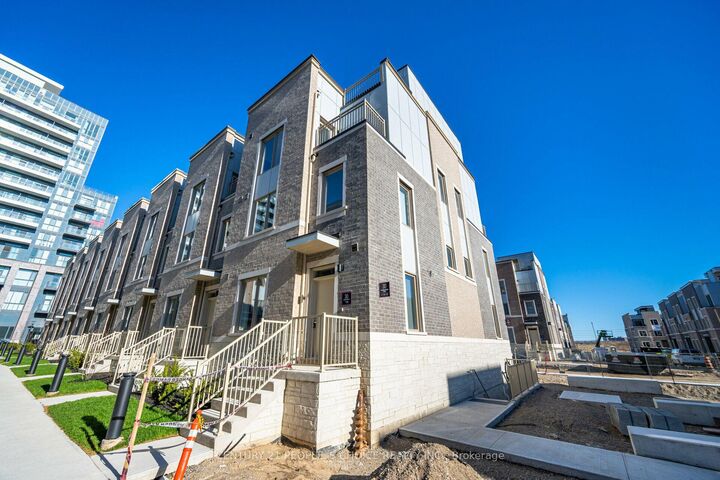 Property Photo:  30 Almond Blossom Mews 126  ON L4K 0N6 