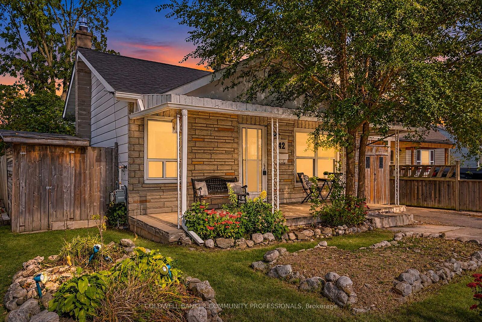 Property Photo: 42 Sanderson Street ON N3S 2V2