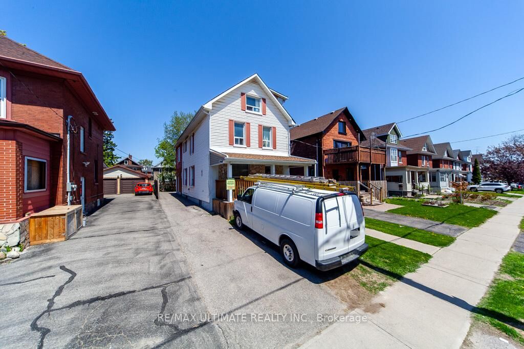 Property Photo:  128 Elgin Street E  ON L1G 1T3 