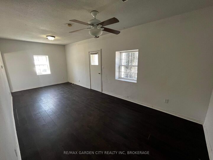 Property Photo:  29 Rykert Street 1  ON L2S 1Y8 