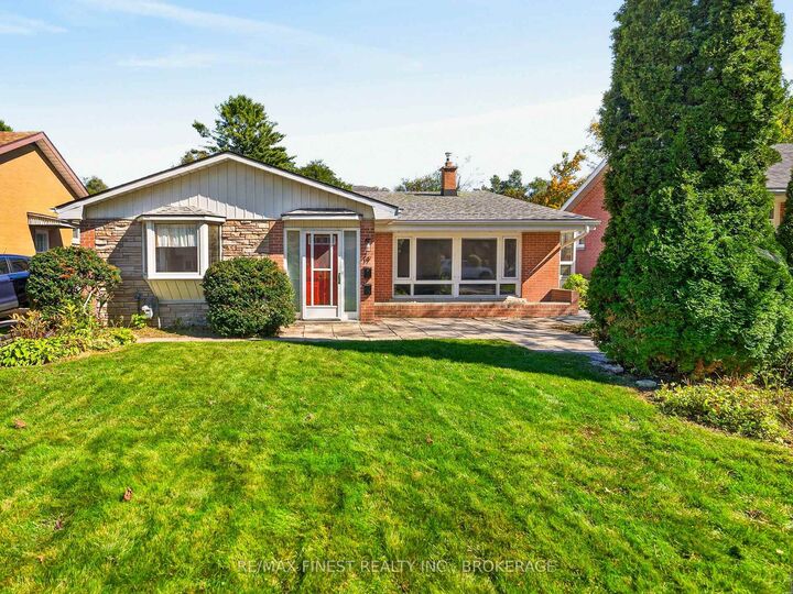 Property Photo:  19 Wolfe Street  ON K7M 1H4 