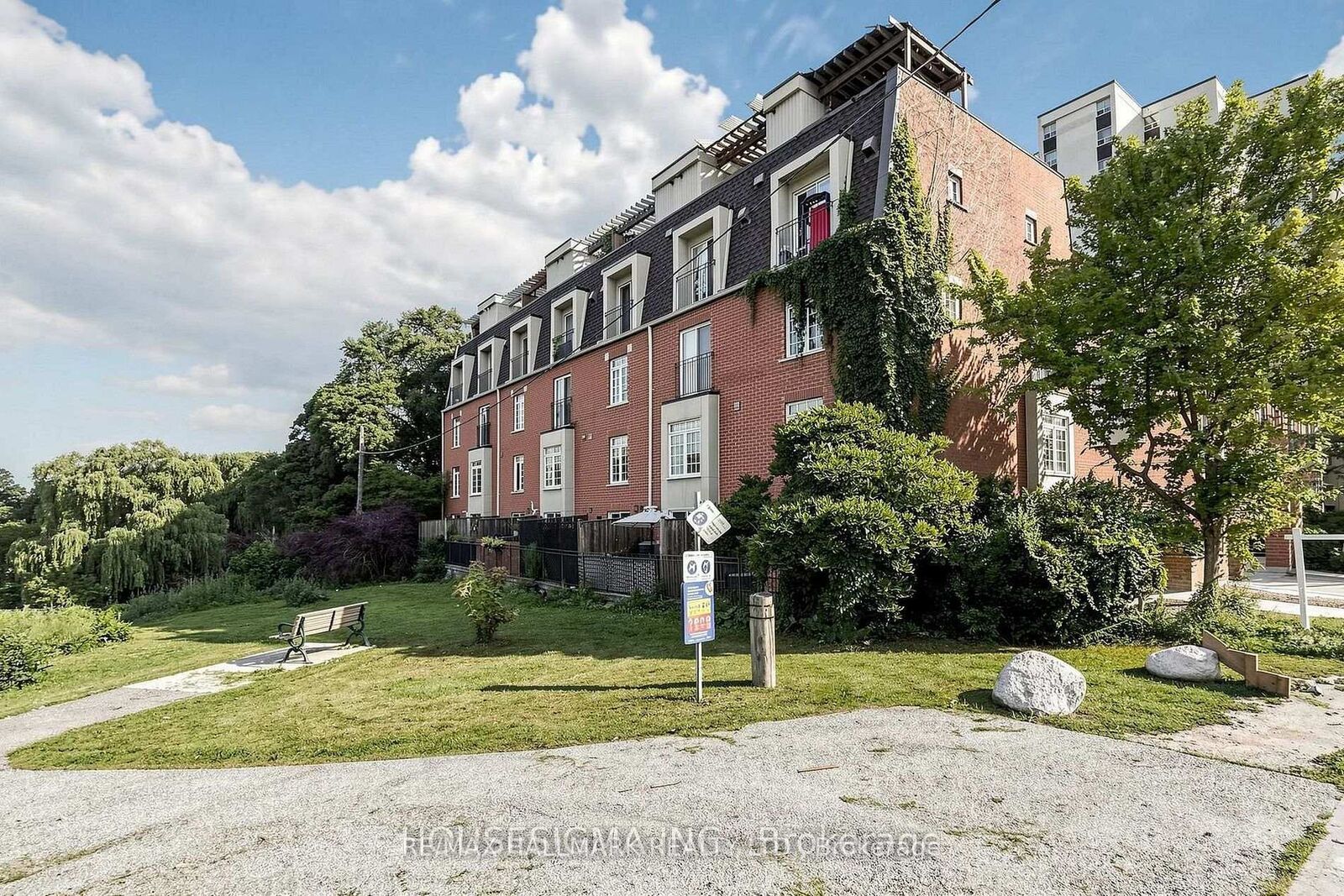 Property Photo:  870 Jane Street 106  ON M6N 4C2 
