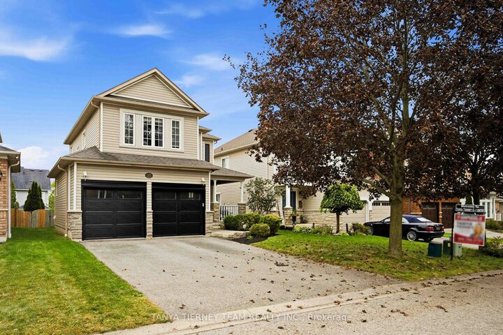 Photo de la propriété:  17 Cody Avenue  ON L1M 1K8 