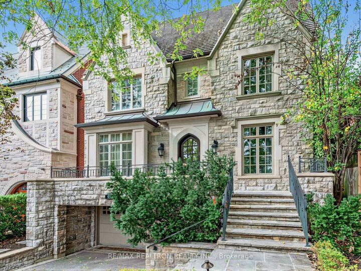 Property Photo: 516 Vesta Drive ON M5P 3A8