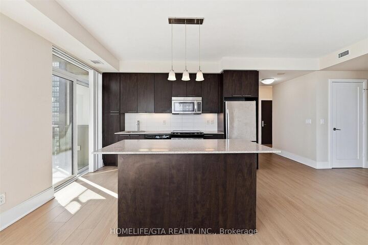 Property Photo: 70 Roehampton Avenue 1914 ON M4P 1R2