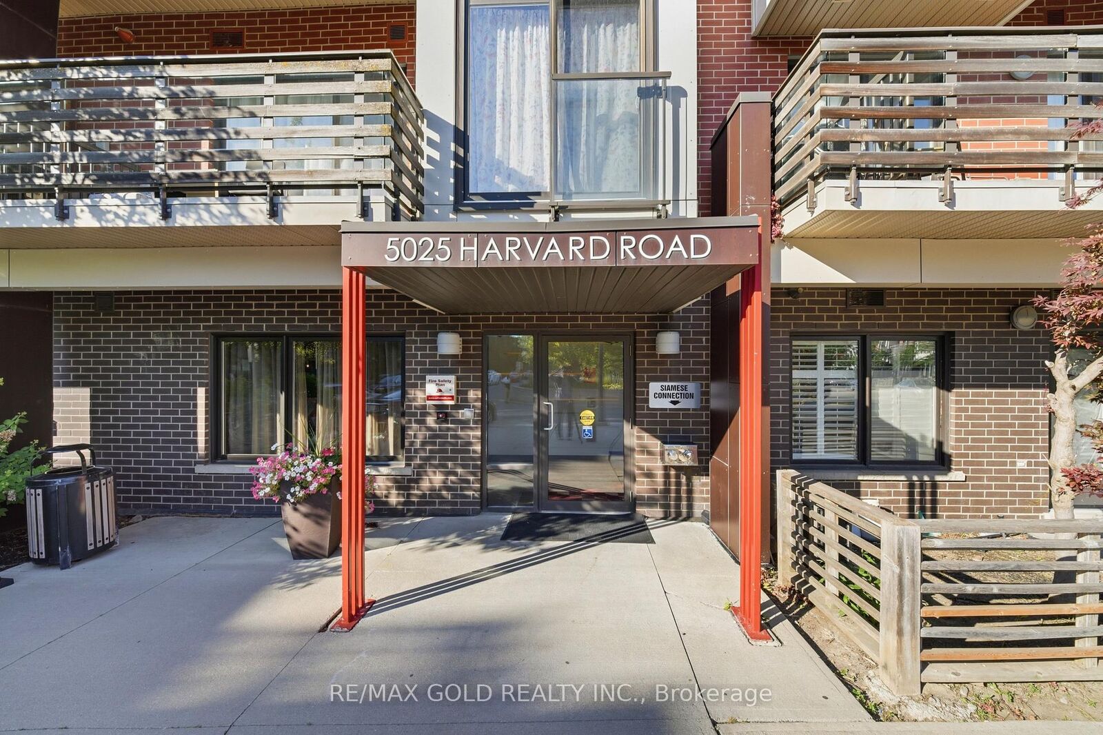 Property Photo:  5025 Harvard Road 211  ON L5M 0W6 
