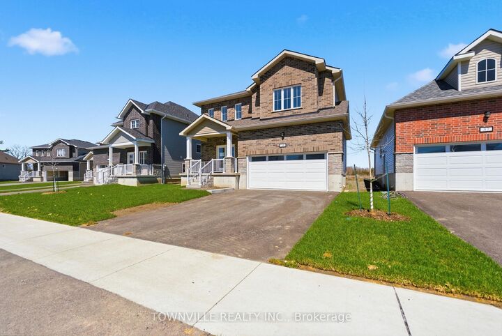 Property Photo:  35 Bradden Crescent  ON K8N 0T8 