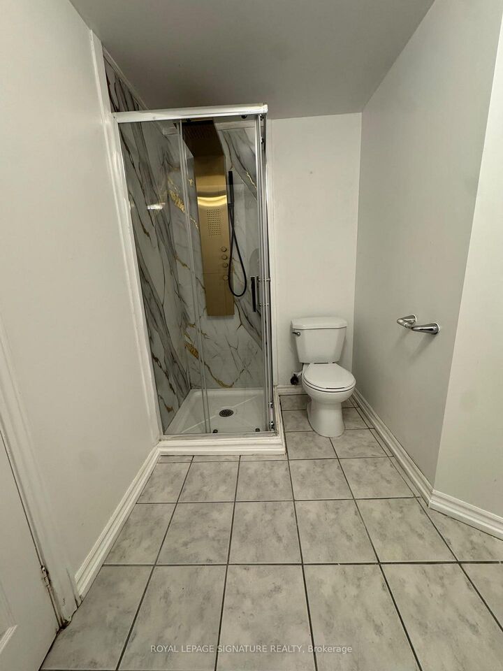 Property Photo:  1107 Beaver Valley Crescent Lower  ON L1J 8N4 