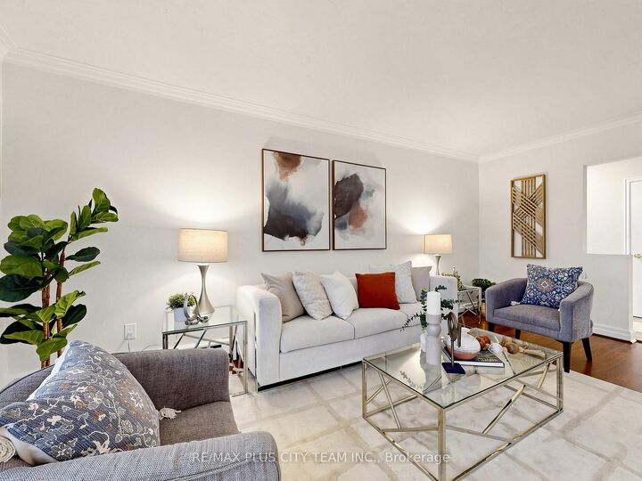 Property Photo:  16 Holford Crescent  ON M1T 1M1 