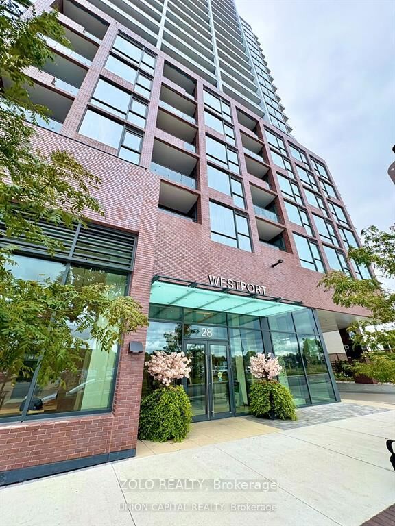 Property Photo:  28 Ann Street 1801  ON L5G 0E1 